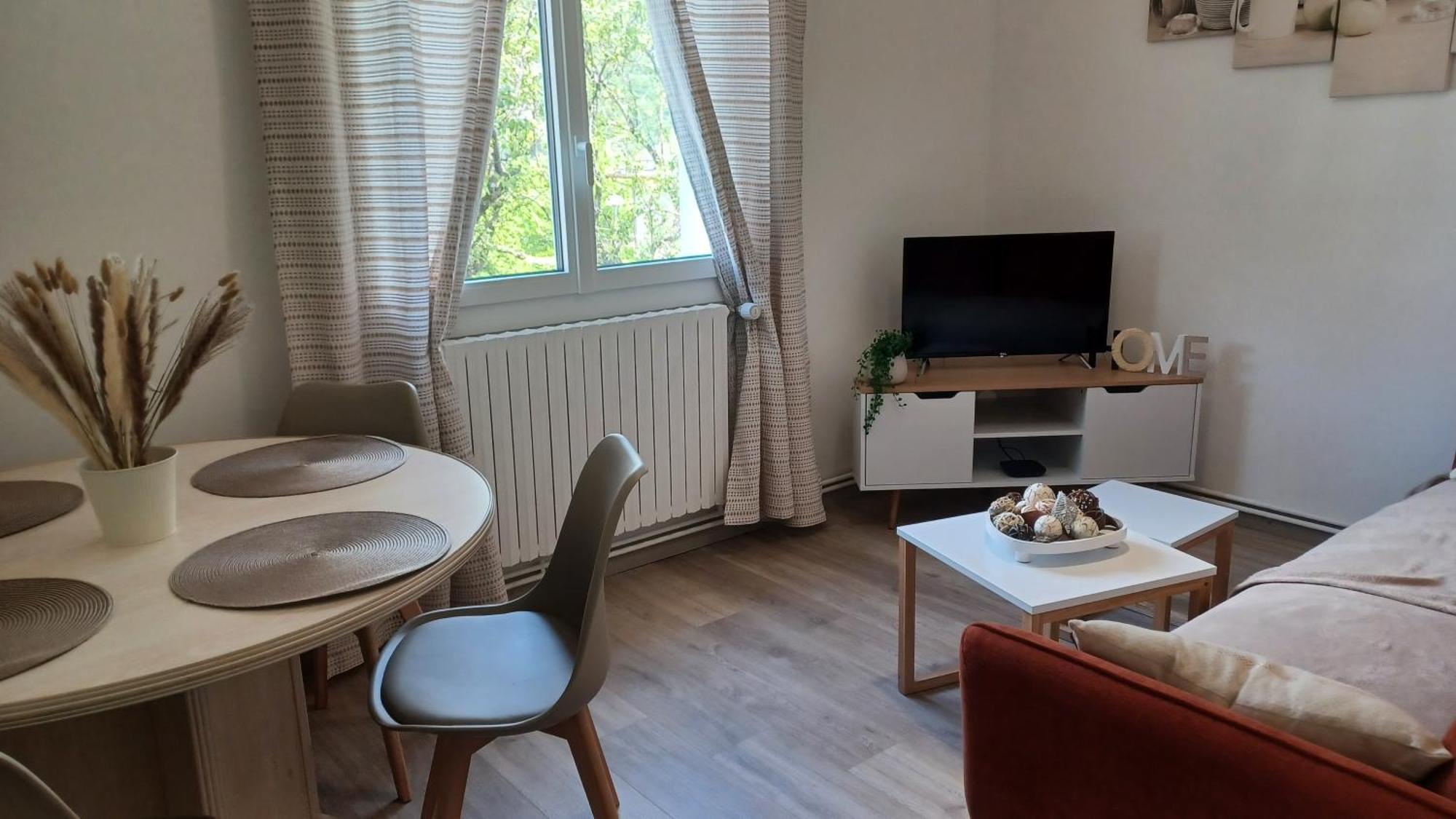 Villargondran, Les Magnifiques Cols De Maurienne Garage Motos, Velos Kamer foto