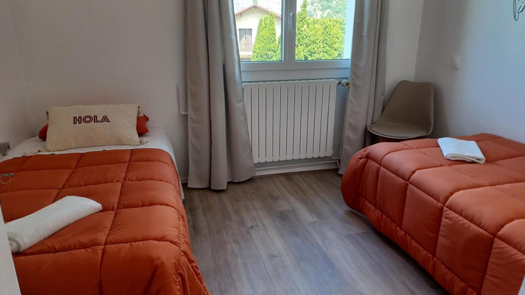 Villargondran, Les Magnifiques Cols De Maurienne Garage Motos, Velos Kamer foto