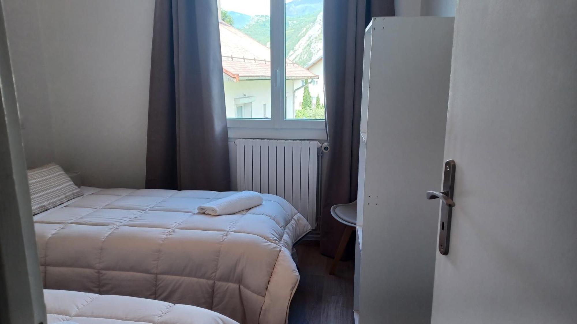 Villargondran, Les Magnifiques Cols De Maurienne Garage Motos, Velos Kamer foto